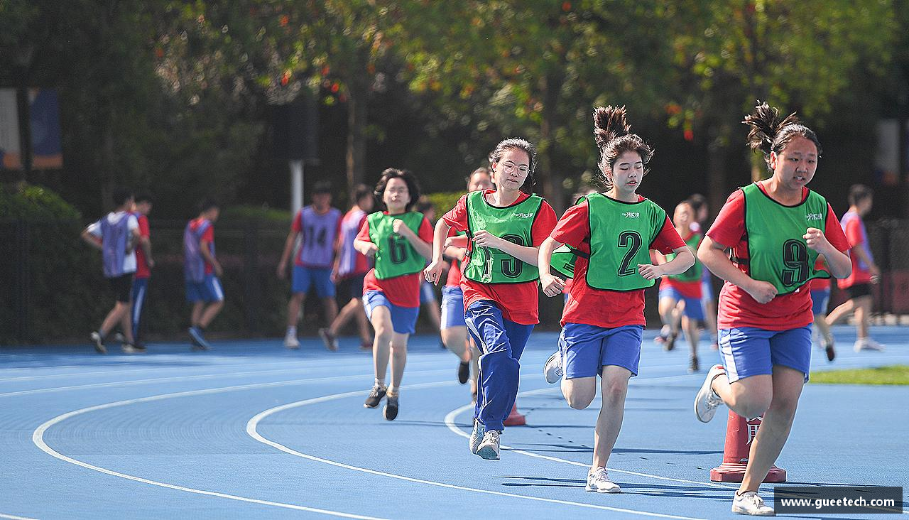 灵魂拥抱，奋力拼搏